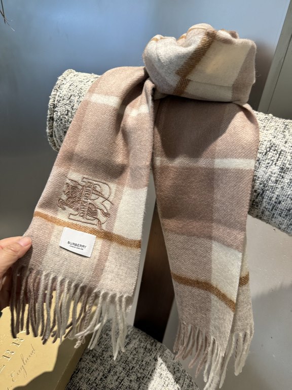 Price Barberry [Men's and Women's Scarves] Rage to keep for yourself, a rare high-end men's model! Family benefits! Burberry very positive men's scarf ~ fabric big love, very soft and delicate comfortable, light water ri