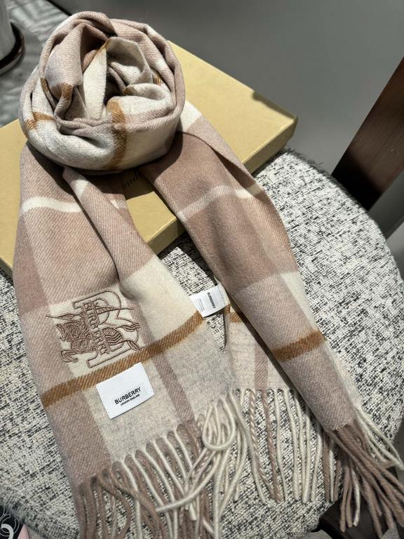 Price Barberry [Men's and Women's Scarves] Rage to keep for yourself, a rare high-end men's model! Family benefits! Burberry very positive men's scarf ~ fabric big love, very soft and delicate comfortable, light water ri