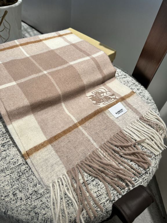 Price Barberry [Men's and Women's Scarves] Rage to keep for yourself, a rare high-end men's model! Family benefits! Burberry very positive men's scarf ~ fabric big love, very soft and delicate comfortable, light water ri