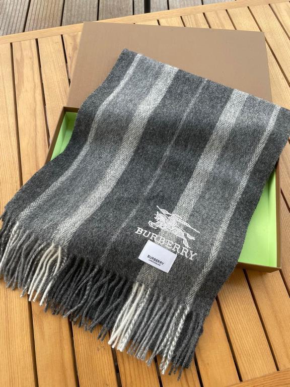 Barberry Stripe Newest Men's Scarf   100% Top Pole Lambswool Material Very Warm Soft and Skin Friendly, Not Sticking to the Neck Classic Barberry Plaid Pattern Design Universal Couple's Model for Both Men and Women .  Si