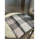 L V [Men's and Women's Scarves] Rage to keep it for yourself, a rare high-end men's style! Family benefits! Burberry very positive men's scarf ~ fabric big love, very soft and delicate comfortable, light water ripple! At