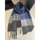 L V [Men's and Women's Scarves] Rage to keep it for yourself, a rare high-end men's style! Family benefits! Burberry very positive men's scarf ~ fabric big love, very soft and delicate comfortable, light water ripple! At