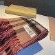 Burberry - Burberry's latest models of reversible scarves   one side of the plain LOVE, one side of the classic plaid   very stylish design! 180  30cm, is a charming embodiment of elegant art! Scarf style men and women u