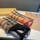 Burberry - Burberry's latest models of reversible scarves   one side of the plain LOVE, one side of the classic plaid   very stylish design! 180  30cm, is a charming embodiment of elegant art! Scarf style men and women u