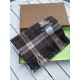 Price  Barberry plaid latest models   100% top pole lambswool material   very warm   soft and skin-friendly, not tied neck   classic Barberry plaid design   unisex couples models     size 32192cm   unisex models Men and 