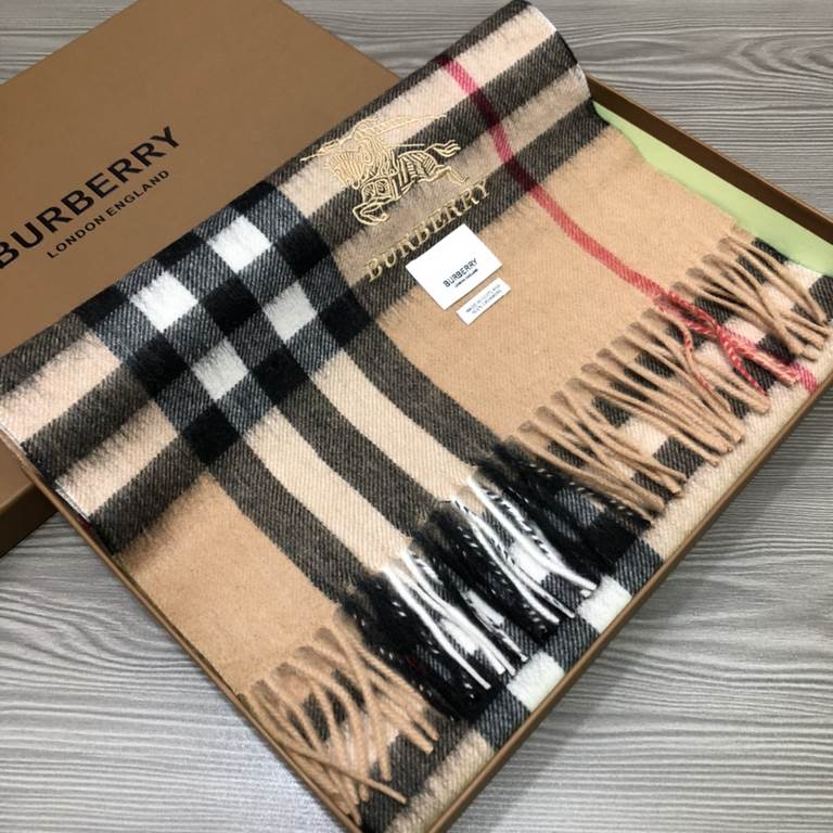 Burberry - Burberry   rage to push the volume of explosive models   classic war horse plaid scarf   heavy recommended   100% lambswool   very warm   soft and skin-friendly, do not tie the neck   10,000 years of the class