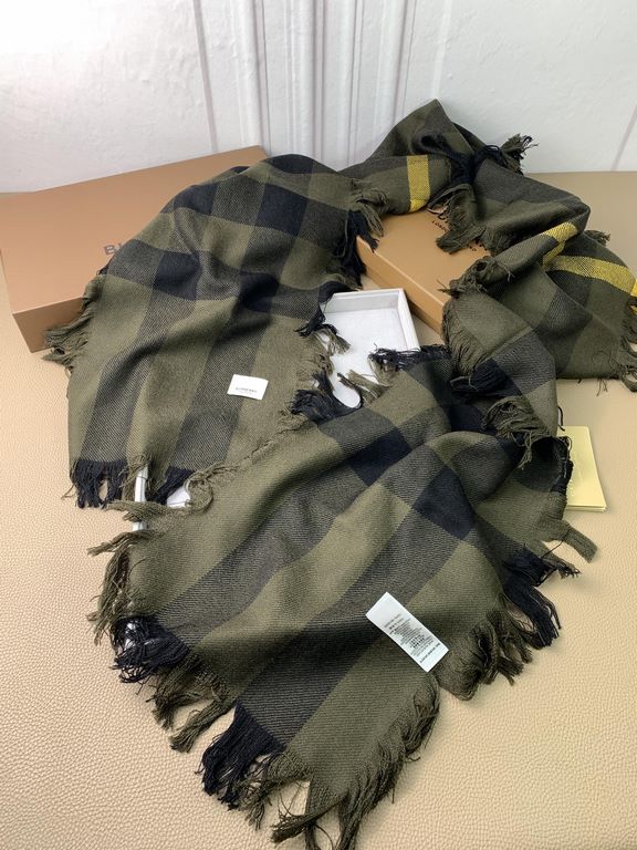 . B home. Scottish England plaid scarf models] official website hot models, truly too hot! BUR French order super beautiful goods four sides demolition whiskers classic plaid never tire of oversized plaid design more atm