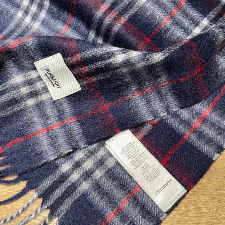 Price   Rage to push the volume of new models   Heavy recommended   Burberry official website of the latest models   100% top quality cashmere material   very warm   soft skin-friendly, not tie the neck   classic Burberr