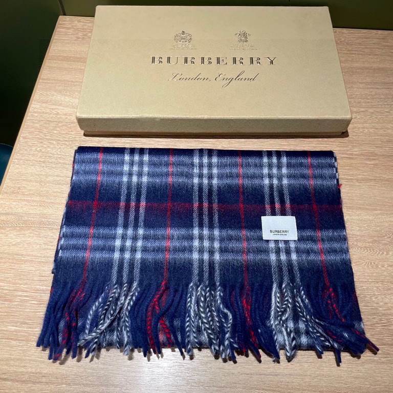 Price   Rage to push the volume of new models   Heavy recommended   Burberry official website of the latest models   100% top quality cashmere material   very warm   soft skin-friendly, not tie the neck   classic Burberr