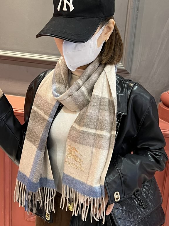 Price   heavy recommended   Burberry New - couple models cashmere scarf   perfect selection of superior cashmere fibers, time-consuming and labor-intensive, and then soaked in clear spring water polyester, so that cashme