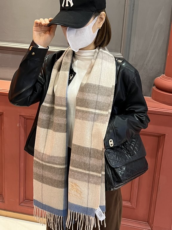 Price   heavy recommended   Burberry New - couple models cashmere scarf   perfect selection of superior cashmere fibers, time-consuming and labor-intensive, and then soaked in clear spring water polyester, so that cashme