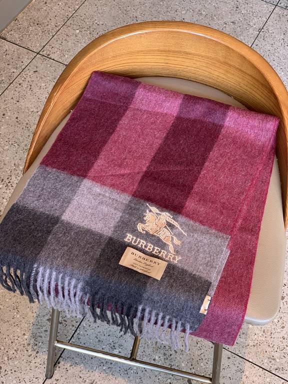 Price Burberry latest men's two-color pure cashmere scarf   our men's scarf and buy and cherish ~~~ men's models are really very few, only a few models a year, are export orders so it is more difficult to meet. Men's stu