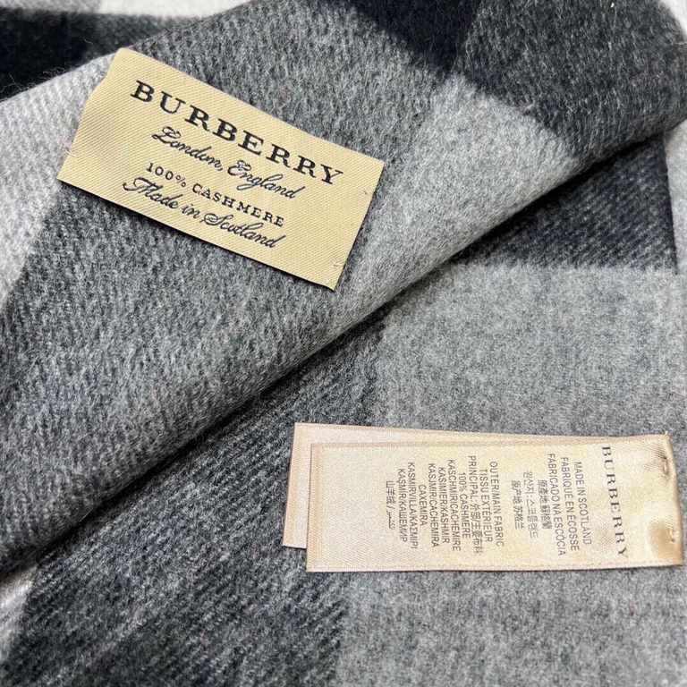 Oversized plaid classic models  [lips] Burberry classic large plaid large shawl,, large cloth label, hang tags complete, non-market cheap goods, the classic counter fill single outflow! Extreme hall of hard goods  burber