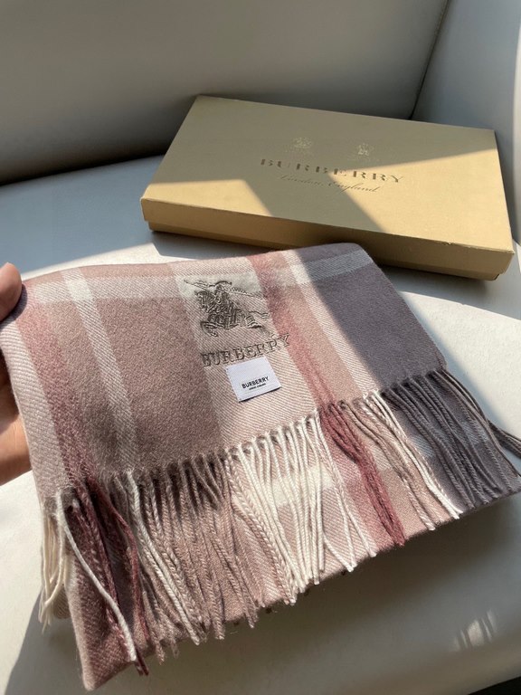 . Burberry men's and women's same shawl new  cashmere classic plaid   scarf   high cutting-edge product  , classic logo embroidery, fashion big brand's top design models   get your hands on it you'll understand the quali