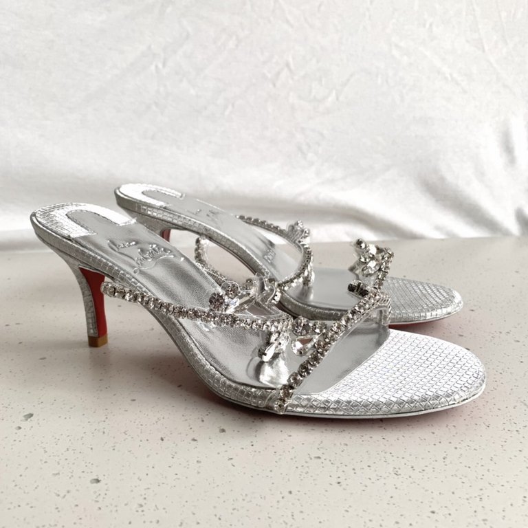 christianlouboutin ° C   21  big hit   rhinestone fairy slippers   on the foot of the super invincible   a woman must have   (z product full body customization, rhinestone hardware, perfect consistency)   more than co