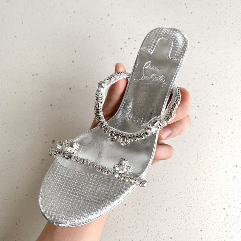 christianlouboutin ° C   21  big hit   rhinestone fairy slippers   on the foot of the super invincible   a woman must have   (z product full body customization, rhinestone hardware, perfect consistency)   more than co