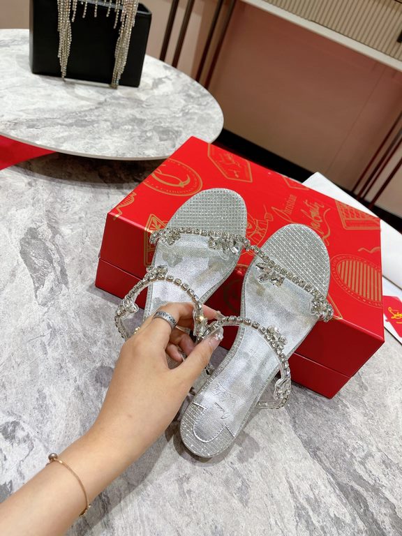 CL One Strap Crystal Sandals  Flat [NEW .   】Glossy leather and crystals.The love is in the air. Become the focus of happiness, full of sweet mode is only open to you.Size 34 yards-43 yards(34.40.41.42.43. Customized 