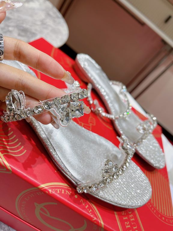 CL One Strap Crystal Sandals  Flat [NEW .   】Glossy leather and crystals.The love is in the air. Become the focus of happiness, full of sweet mode is only open to you.Size 34 yards-43 yards(34.40.41.42.43. Customized 