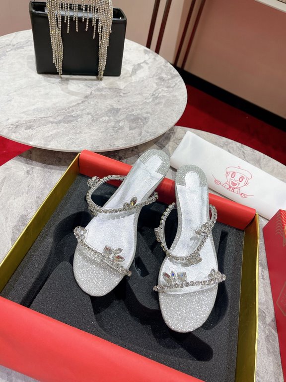 CL One Strap Crystal Sandals  Flat [NEW .   】Glossy leather and crystals.The love is in the air. Become the focus of happiness, full of sweet mode is only open to you.Size 34 yards-43 yards(34.40.41.42.43. Customized 