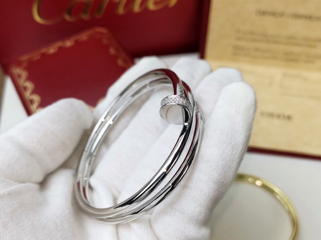 Cartier Cartier double studs glossy bracelet  high-end customized high quality     excellence inside and out   sub-gold material rose gold white gold yellow gold