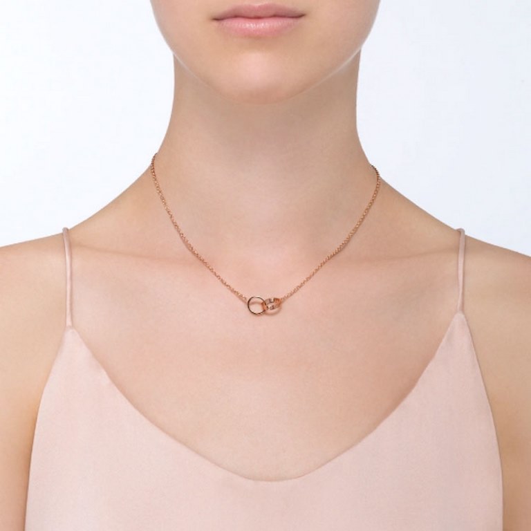 Love double ring necklace in rose goldThe classic Cartier Love is immortalized by a thousand hammers.Simple atmospheric screw cap design, rose gold is more valuable than white goldThe whole series is suitable for unisex,