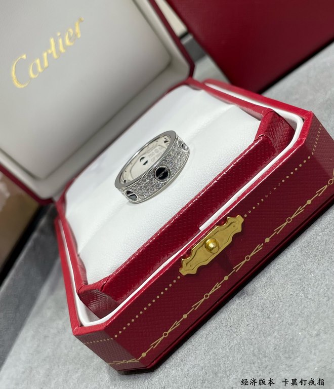 V gold material (economy version) Size 678. original single goods Cartier economy version of the black studs star ring, the industry's most cutting-edge and most complete Au 750 18K gold process imported from Germany uni