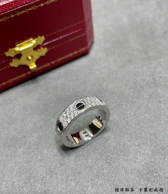 V gold material (economy version) Size 678. original single goods Cartier economy version of the black studs star ring, the industry's most cutting-edge and most complete Au 750 18K gold process imported from Germany uni