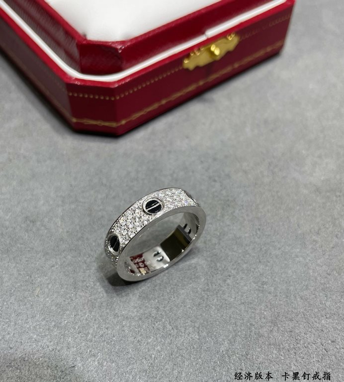 V gold material (economy version) Size 678. original single goods Cartier economy version of the black studs star ring, the industry's most cutting-edge and most complete Au 750 18K gold process imported from Germany uni