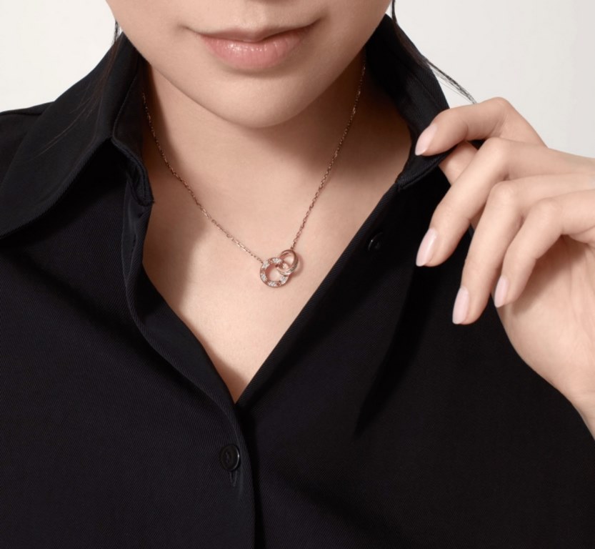 V gold plated imitation gold CNC open version Cartier classic round flat double ring necklace can be worn on both sides   real shot   high-end customized    look at the chain plate to see the engraving, and then look at 