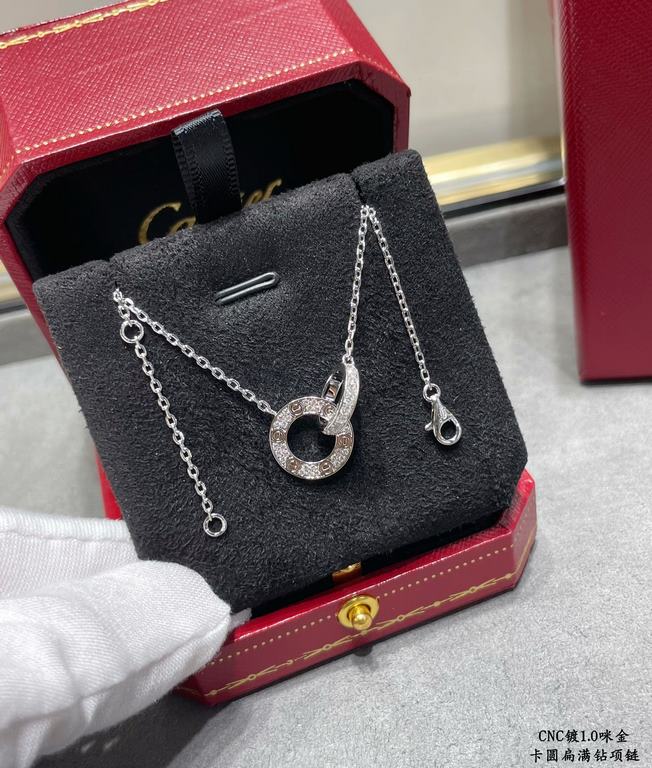 V gold plated imitation gold CNC open version Cartier classic round flat double ring necklace can be worn on both sides   real shot   high-end customized    look at the chain plate to see the engraving, and then look at 