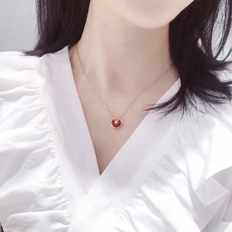 Cartier Amulet Necklace   925 sterling silver Classic hot models    all the way to love   the first encounter throbbing  with each other sweet   together with the firmness of the  different gemstones   on behalf of a dif