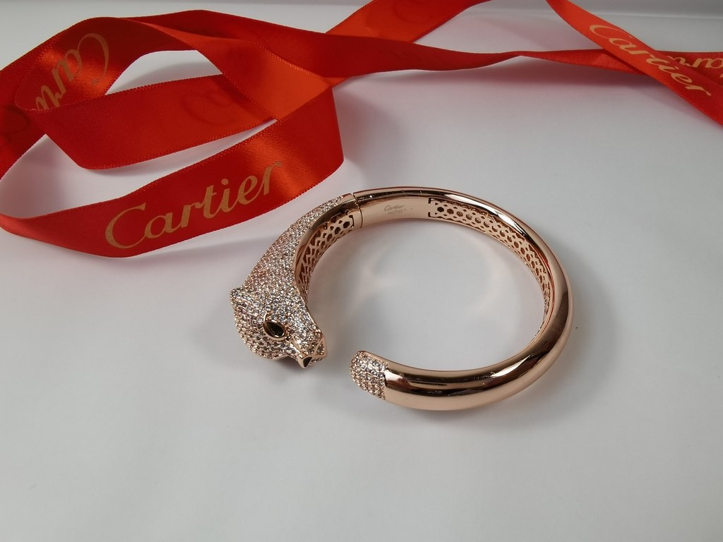 Cartier official [shhh][shhh] 11 leopard bracelet   Classic aristocratic, personalized open design    Fully handmade magnifying glass Micro-setting up to a half-drill 590 super sparkling AAAA diamonds, Australia imported