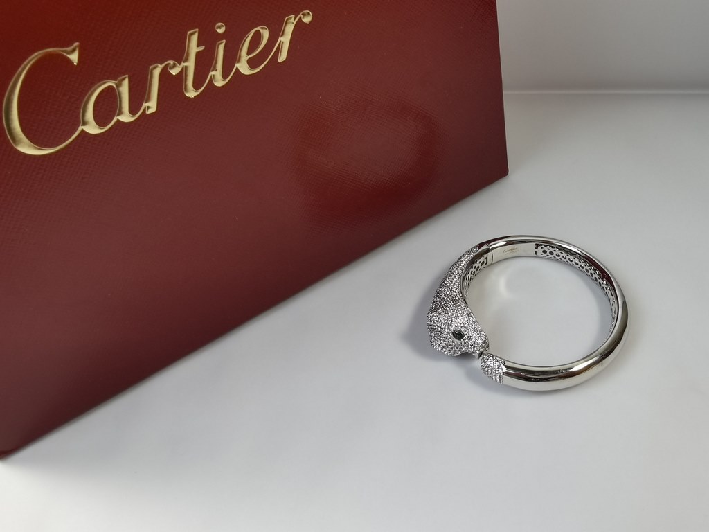 Cartier official [shhh][shhh] 11 leopard bracelet   Classic aristocratic, personalized open design    Fully handmade magnifying glass Micro-setting up to a half-drill 590 super sparkling AAAA diamonds, Australia imported