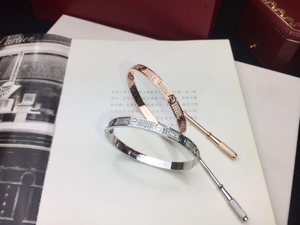 Cartier Cartier classic full star bracelet    hot LOVE full diamond bracelet   imported gold plating 18k rose gold  white gold Set simulation high carbon diamonds   high end customized full diamonds models screws bracele