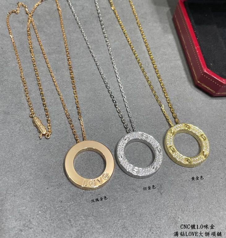 V gold plating 1.0 imitation gold CNC high version Cartier LOVE full of diamonds big cake necklace   real shot   high-end customized    look at the chain plate to see the engraving, and then look at the workmanship Origi