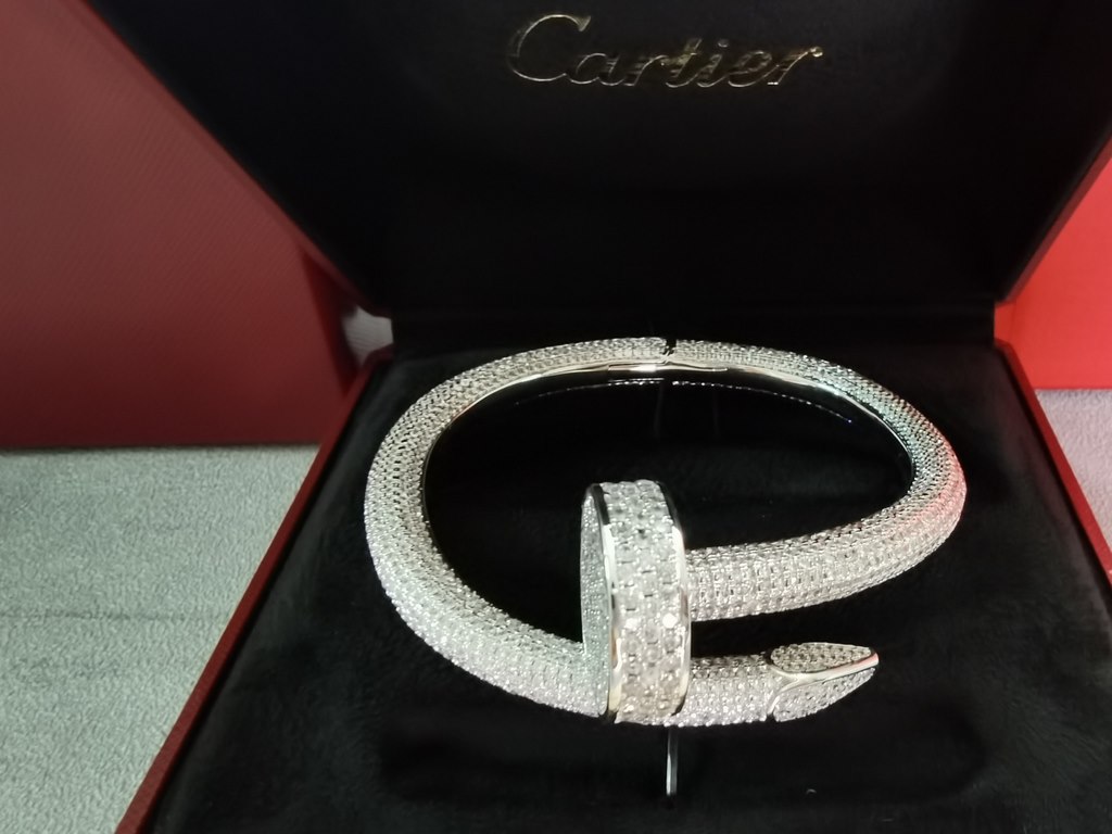 Thick version Cartier Cartier full diamond studded bracelet   luxury Juste un Clou series unique creative ~ bold and modern    personality full of large studs design Surface full of sparkling diamonds .... Exported to Eu