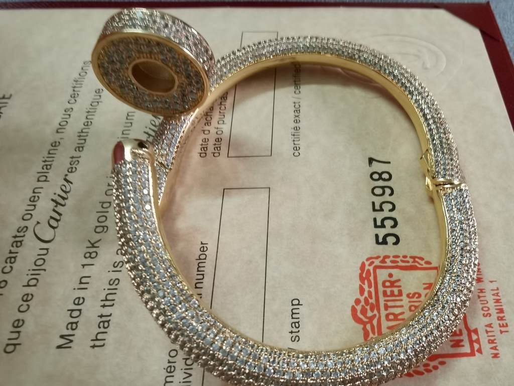 Thick version Cartier Cartier full diamond studded bracelet   luxury Juste un Clou series unique creative ~ bold and modern    personality full of large studs design Surface full of sparkling diamonds .... Exported to Eu