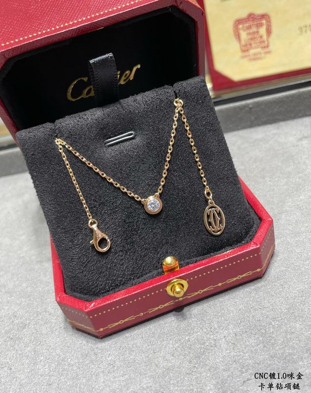 V gold plated 1.0 imitation gold Cartier solitaire necklace. Classic production Small jewelry can bring out the atmosphere and freshness Add the original small hangtag not the market ordinary version