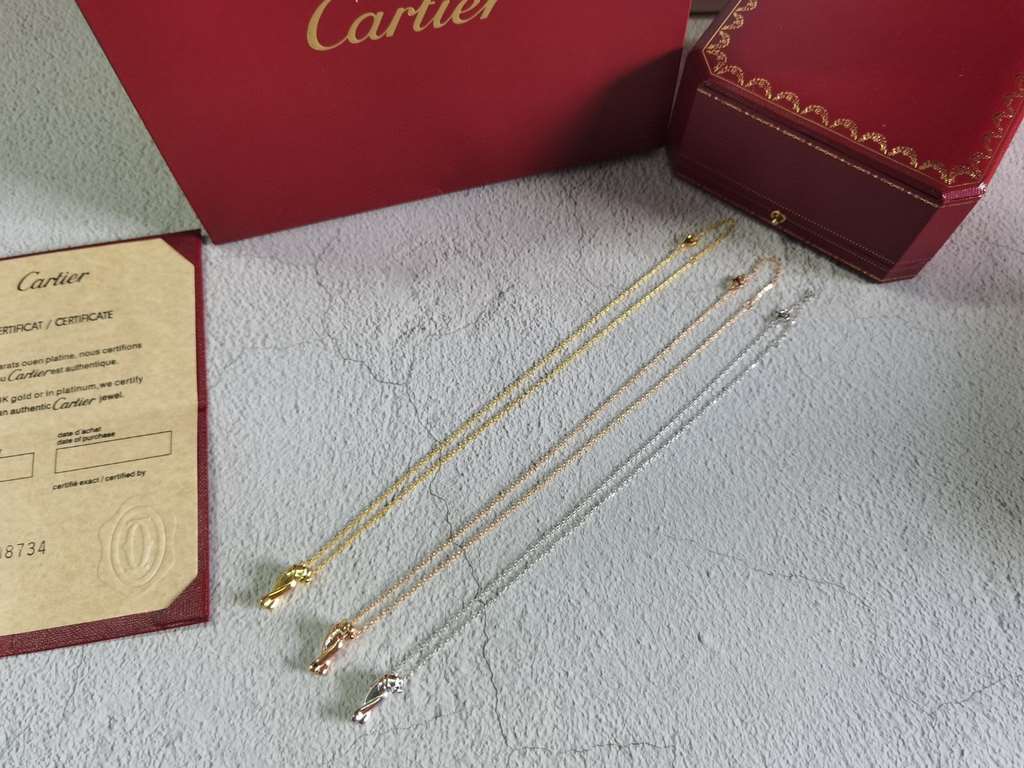 Cartier Cartier [strong] 11 leopard necklace shipping   Leopard necklace   classic aristocratic model, luxury full diamonds caressing leopard design     exclusive real shot ! With emerald leopard eyes to make the leopard