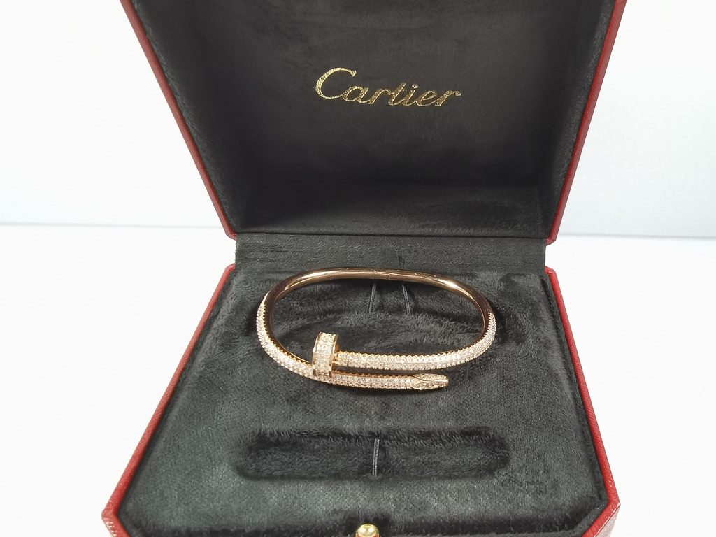 Cartier Cartier JUSTE UN CLOU Nail Series Full Diamond Nail Bracelet Imported from Germany made of sub-golden material Fine workmanship and flawlessness The highest level version of the full diamond nail bracelet on the 