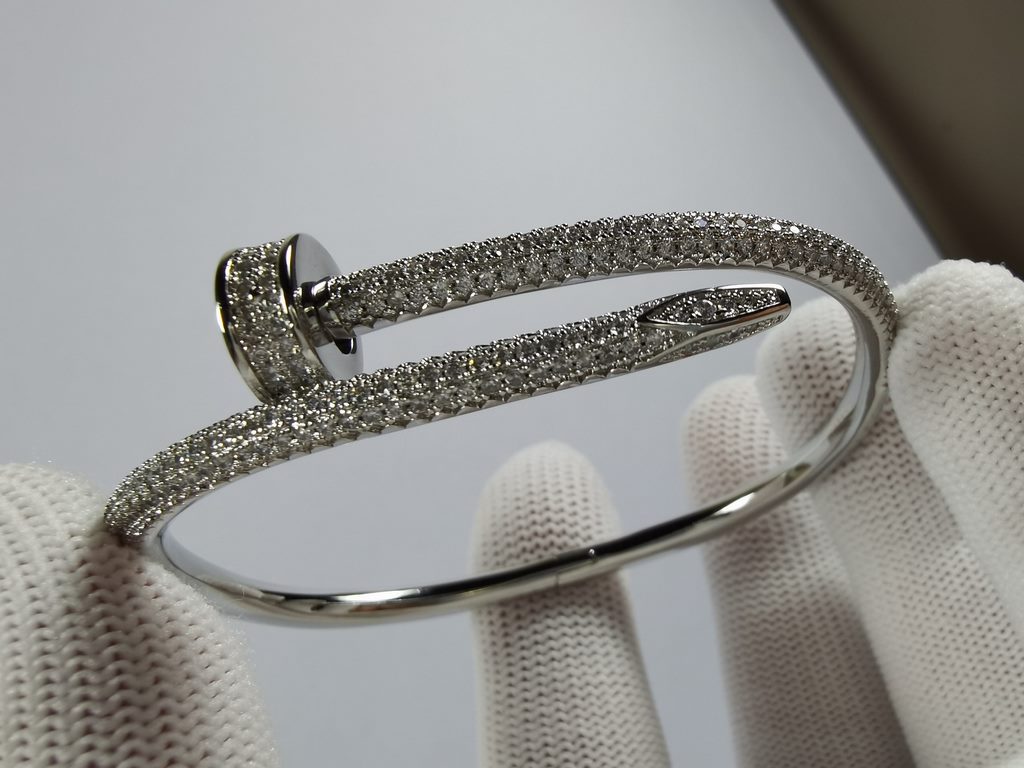 Cartier Cartier JUSTE UN CLOU Nail Series Full Diamond Nail Bracelet Imported from Germany made of sub-golden material Fine workmanship and flawlessness The highest level version of the full diamond nail bracelet on the 