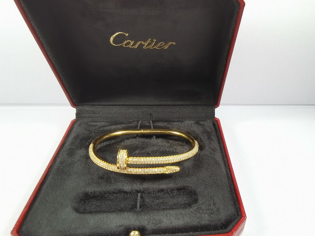 Cartier Cartier JUSTE UN CLOU Nail Series Full Diamond Nail Bracelet Imported from Germany made of sub-golden material Fine workmanship and flawlessness The highest level version of the full diamond nail bracelet on the 