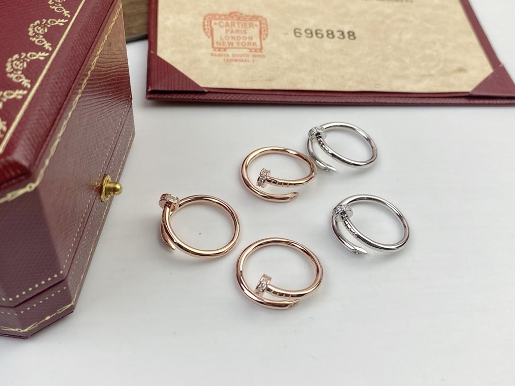 Cartier Cartier nail ring   Cartier classic masterpiece, enduring  Legendary classic, has been popular without much ado  Look at the workmanship to see the details to see the engraving, consistent and genuine Selected Ge