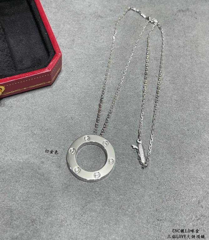 V gold plating 1.0 imitation gold CNC high version Cartier LOVE three diamonds big cake necklace   real shot   high-end customized    look at the chain plate to see the engraving, and then look at the workmanship origina