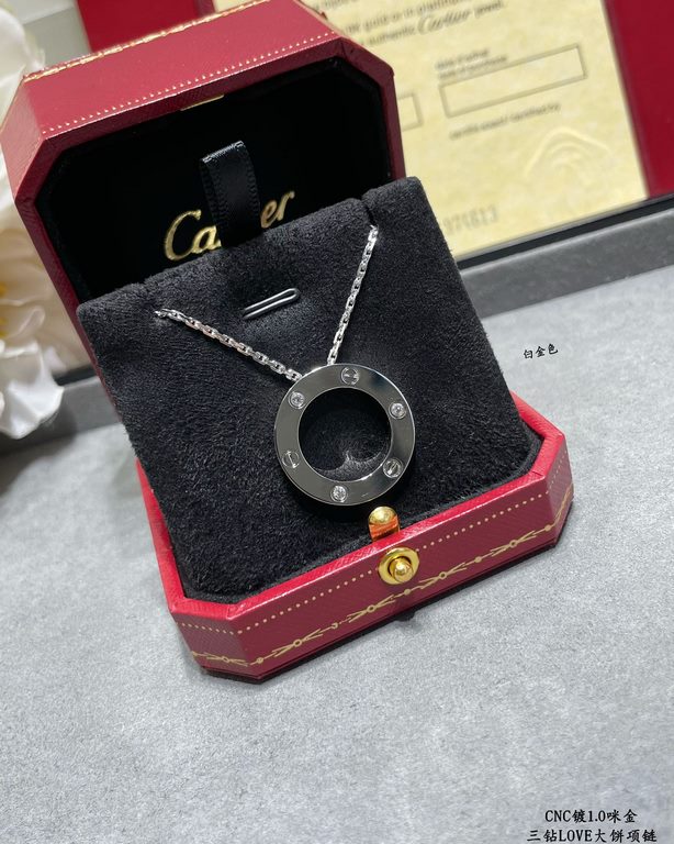 V gold plating 1.0 imitation gold CNC high version Cartier LOVE three diamonds big cake necklace   real shot   high-end customized    look at the chain plate to see the engraving, and then look at the workmanship origina