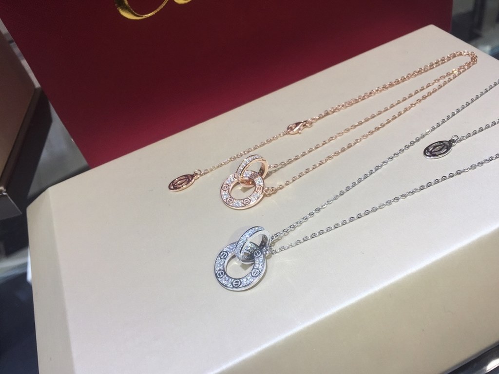 Cartier double ring clasp full of diamonds necklace] full of diamonds high craft .... Micro-setting full of diamonds     flash non-stop, earn non-stop Ya .... Exported to Europe foreign orders .... The use of German impo