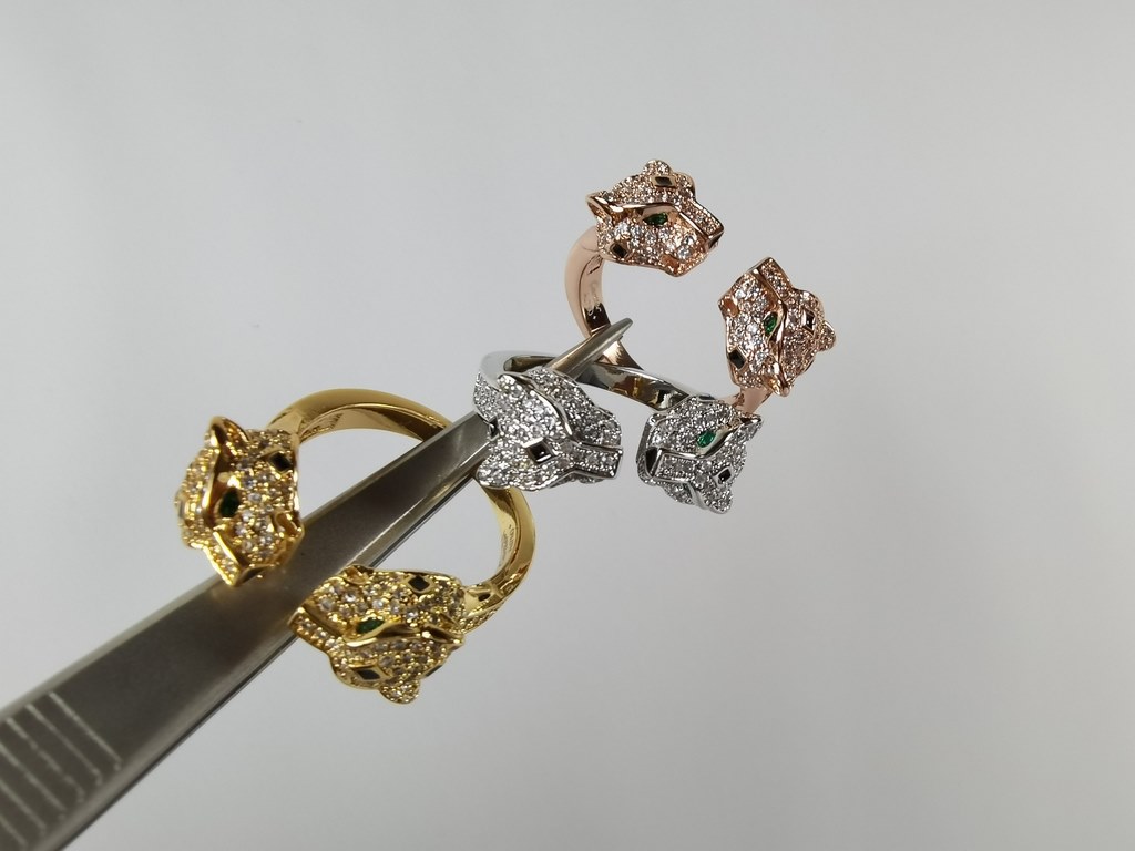 Cartier Cartier Leopard Ring Leopard ring one of the symbols of the brand classic leopard head emerald stone Cartier classic masterpiece, enduring  Legendary classic, has been popular needless to say Original custom high