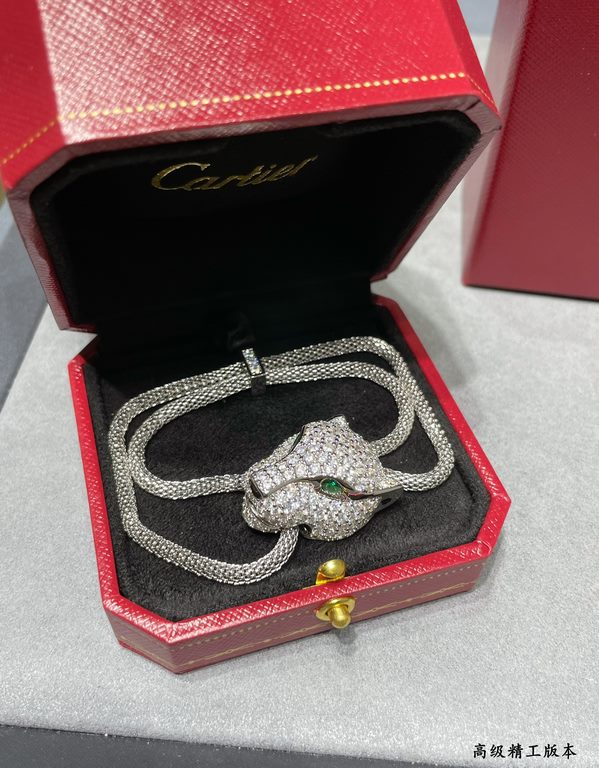 Cartier Leopard Head Bracelet, super dominant leopard, each product Teacher Fu carved carefully to present the most perfect product! Absolute poison level!