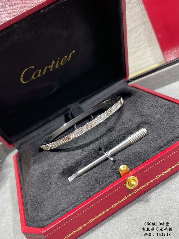 V gold plated imitation gold . Premium goods do not accept returns and exchanges Size 16.17.18 three colors to choose from only to do high-level crafted version Cartier narrow version of the full star II CNC hand diamond