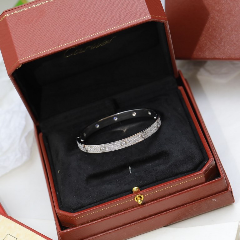 Cartier full star love bracelet   a suitable for couples dating fashion jewelry  ... Promised companionship eternal warmth is what I want to give you the courage to run forward for love to create a happy life!       ... 